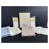 Tablecloths and Doilies Lot