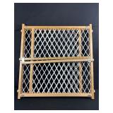 Expandable Wooden Baby Gate with Mesh
