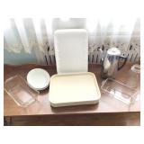 VARIETY OF PLASTIC TRAYS, PYREX LOAF PANS