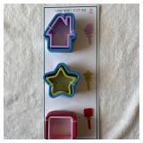 $11 Qty: 2 Target Bullseye Sandwich Cutter Set...