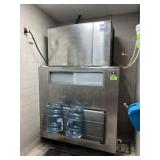 Manitowoc SY1894N Ice Machine with F1650 Ice Bin