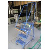Louisville 4-Step Warehouse Ladder