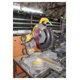 DeWalt DWS779 12' Sliding Compound Miter Saw,