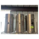 3 Tea urns