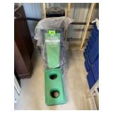 2 recycle bins w/ lids
