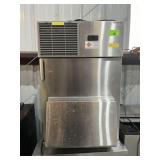 Glass Tender Salad Chiller