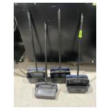 4 Dust Pans