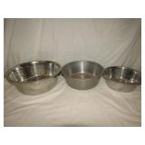 3 Dog Dishes Left Is 4" T x 11" Dia