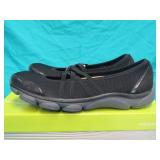 Mixed Sized Pair Of Black Easy Spirit Shoes