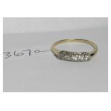 14K Ring w/ Clear Stones
