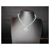 Snowflake like pendent