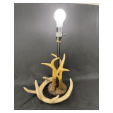Mossy Oak Antler Table Lamp with Additional Antlers
