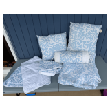 Blue & White Comforter with Pillow