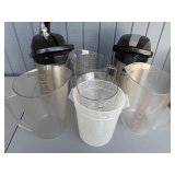 bunn dispenser and plastic pitchers