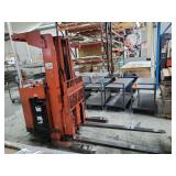RAYMOND Electric Forklift