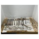 1847 Rogers Bros ï¿½Eternally Yoursï¿½ Flatware