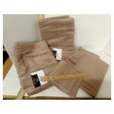 Mainstay Performance Bath Towels 2, Hand Towels 2