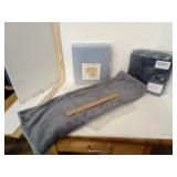 Polyester Plush Textured Bath Towel w/ Hanging