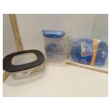 Rubbermaid Premier 9 cup Lidded Bowl, Plast8c