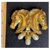 Elizabeth Taylor Avon Hearts In Tandem Brooch