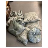 Comforter Throw Pillows