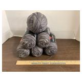 5 Skiens of Yarn + Yarn