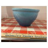 Roseville 10 6' 2 Tone Ceramic Bowl Chipped