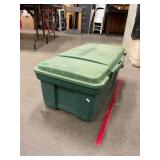 Rubbermaid Tote Hinged Lid