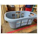 Rubbermaid Laundry Basket