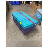Rubbermaid Storage Tote