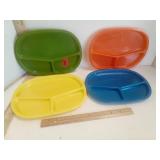 4 Plastic Divided Dishes