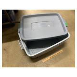Rubbermaid 8 Gal Roughneck Tote