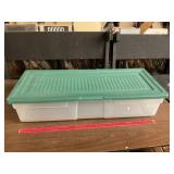 Rubbermaid Tote