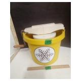 Plastic Hand Crank Ice Cream Maker
