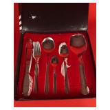 28-Piece Cutlery Set