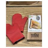 WHILE FOODS MARKET Cedar Planks & Gloves