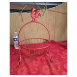 Metal basket with rooster