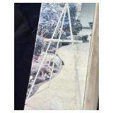 5ft White ART DISPLAY EASEL 35.75x45.5x59.38 - new