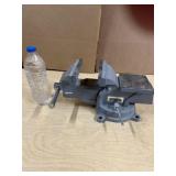 5ï¿½ CENTRAL MACHINERY Bench Vise - very nice