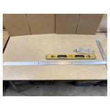 2pc JOHNSON 24ï¿½ LEVEL & 48ï¿½ DRYWALL T-SQUARE