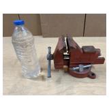3 1/2ï¿½ Red KMA Metal BENCH VISE w/Swivel Base