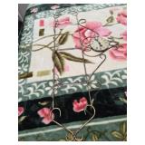 Solid metal rack w/ working clock