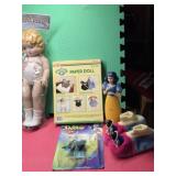 Snow white w/ her shoes paper doll, the