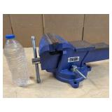 6ï¿½ CENTRAL FORGE Blue Metal Bench Vise - nice