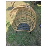 Round wicker chair w/ out pillowvery good cond