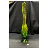 20ï¿½  Viking Glass 6-Petal Swung Vase Avocado