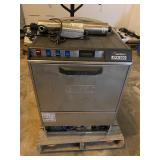 Undercounter commercial glass washer