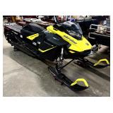 Beautiful 2018 Ski Doo 850 Summit Snowmobile