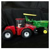 Lot of 2 tractors, Vintage John Deere, Case IH
