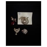 Lot of 4 rhinestone brooches 1 missing stone